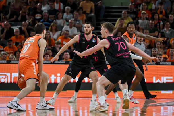 然保持斗志 然保持斗志