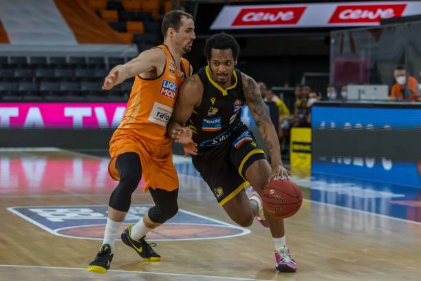 员在未来三 员在未来三