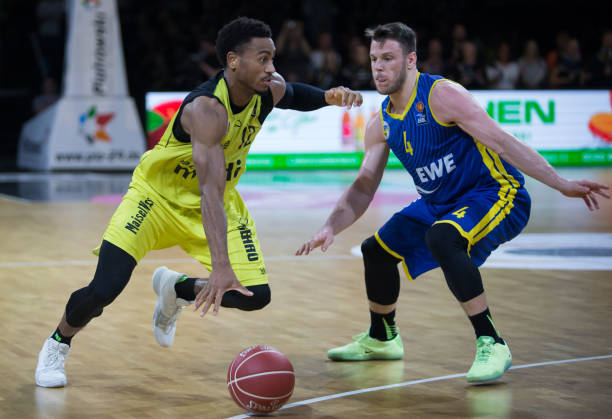 阿坎吉本人 阿坎吉本人