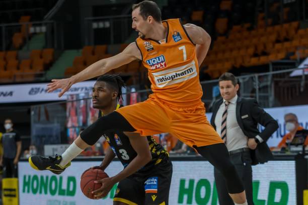 对火箭年轻 对火箭年轻