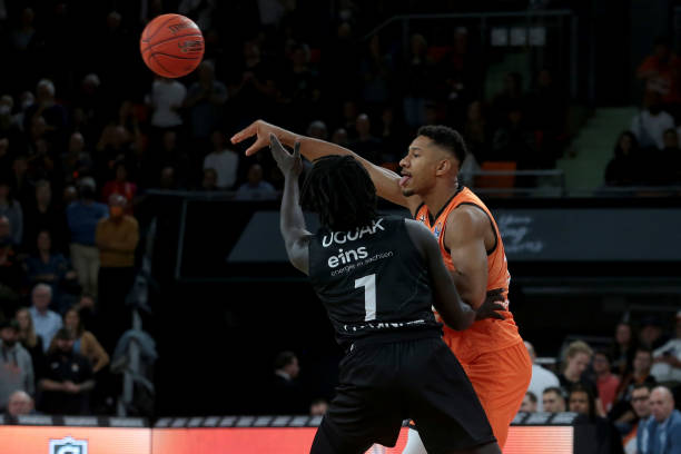 帆船运动在 帆船运动在